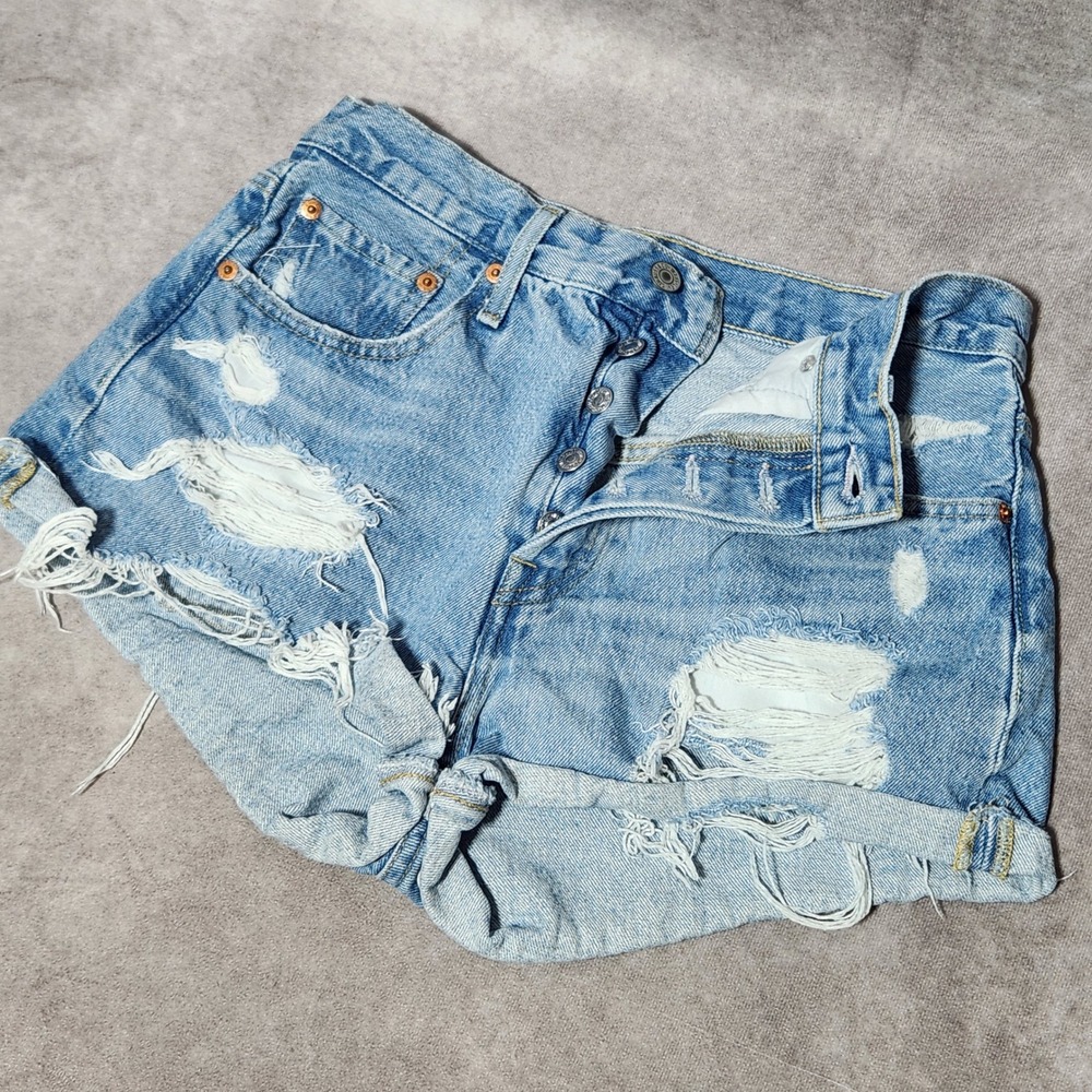 Levis Premium 501 Original Distressed Denim Shorts Light Wash Blue sz 27